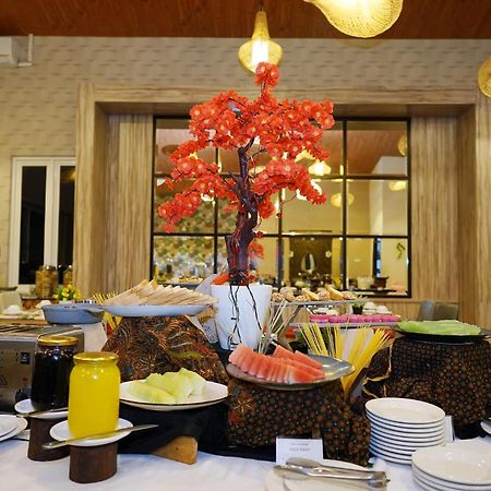 Front One Hotel Sragen Dış mekan fotoğraf
