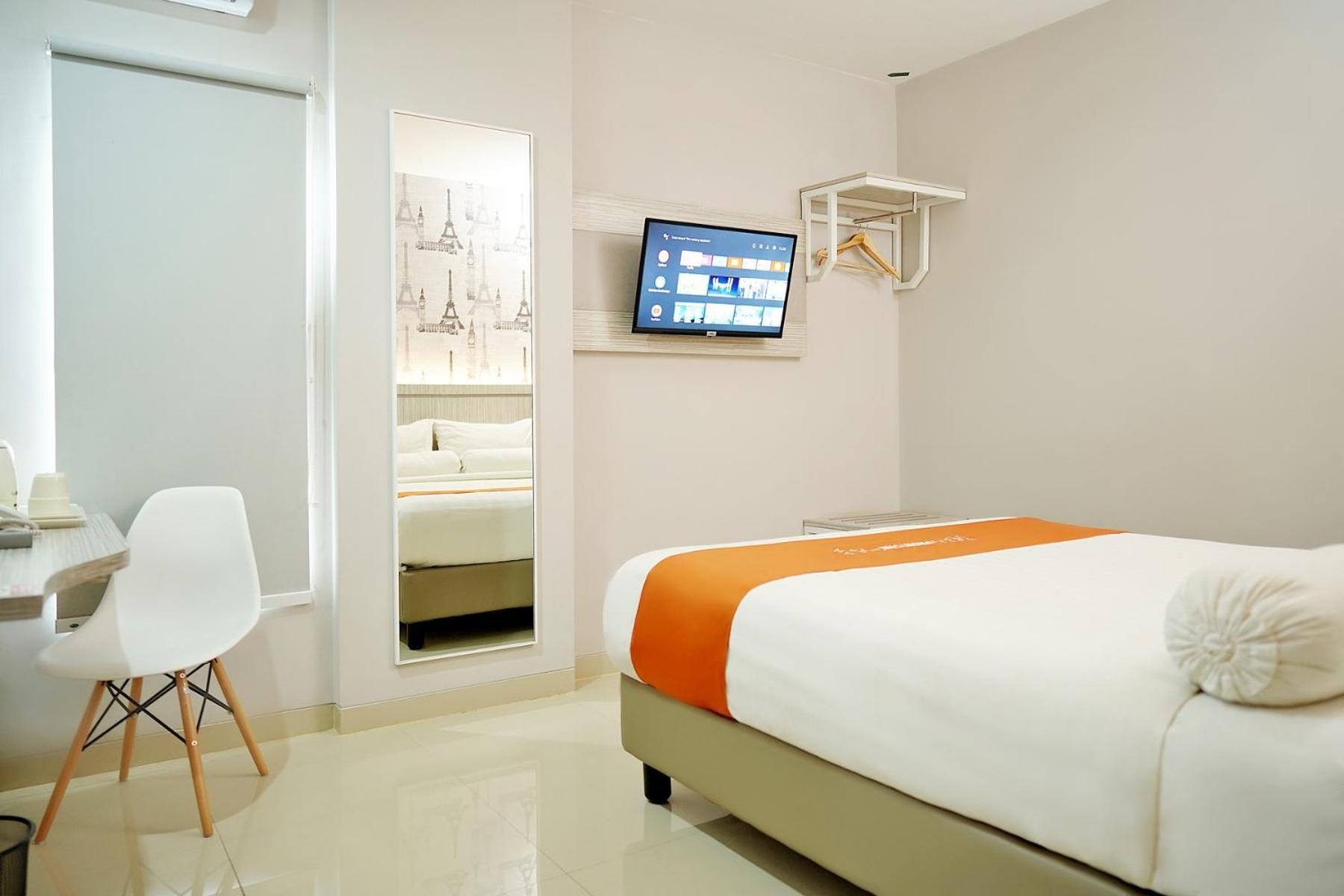 Front One Hotel Sragen Dış mekan fotoğraf