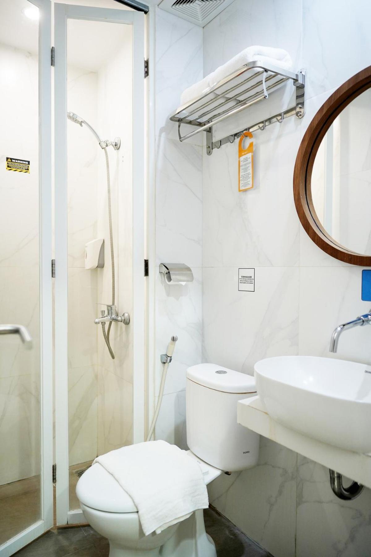 Front One Hotel Sragen Dış mekan fotoğraf
